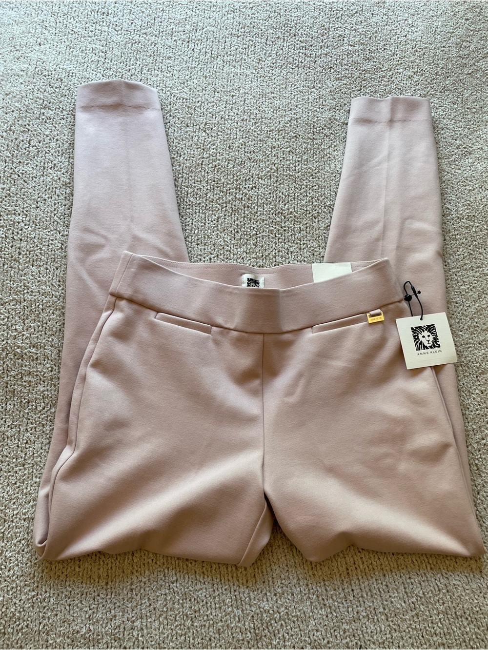 Anne Klein Pull On Ankle Pants Dusty Rose EUC - size Small